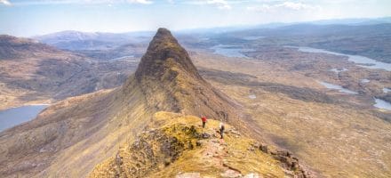 beste tijd om naar Schotland te gaan wandelaars weer in Schotland berg