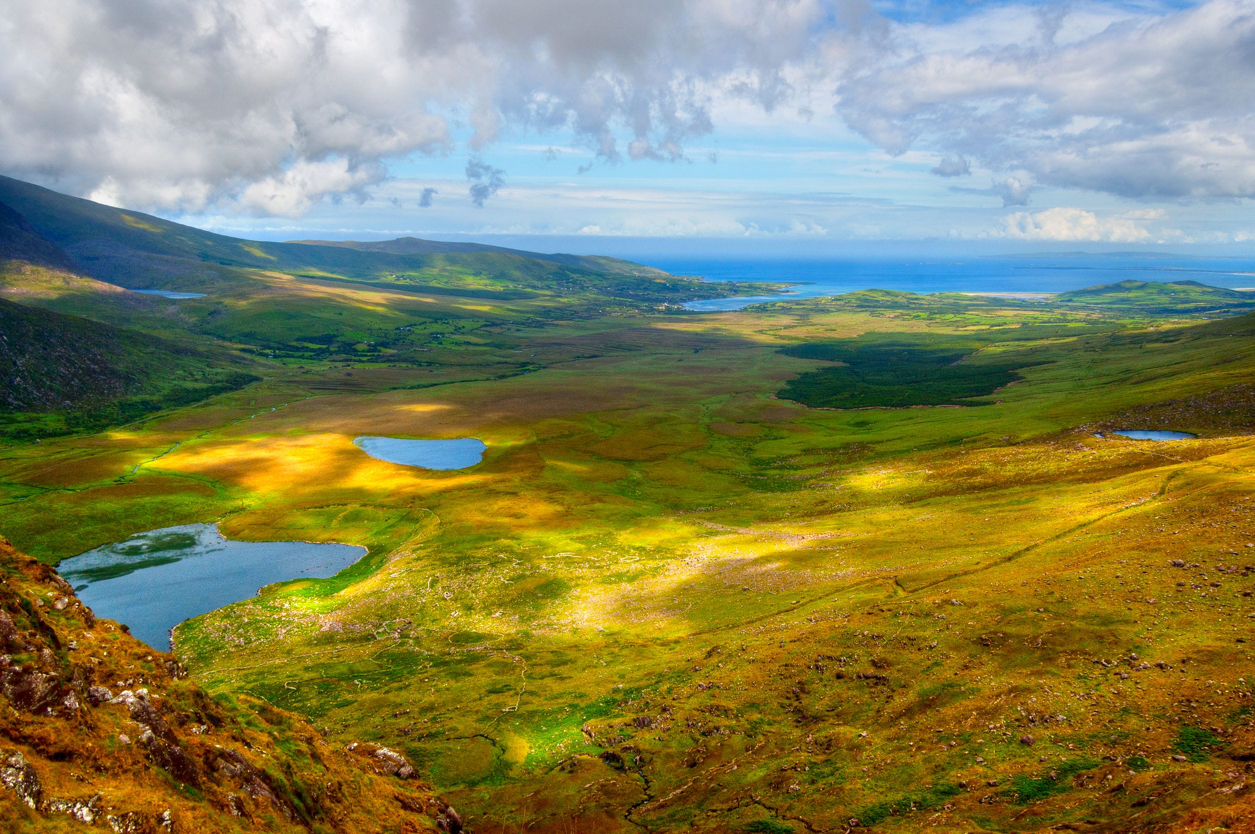 countryside on dingle peninsula
