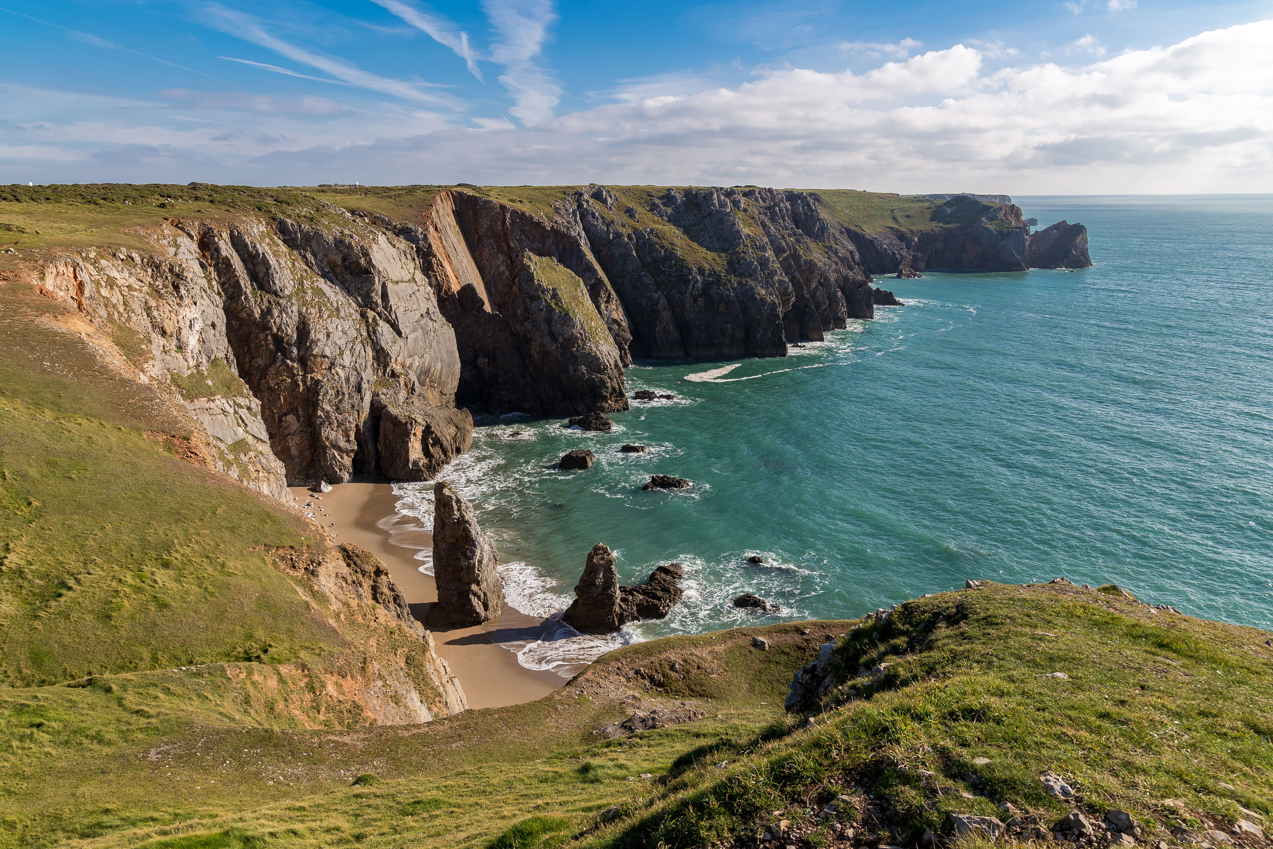 pembrokeshire coast near castlemartin, uk