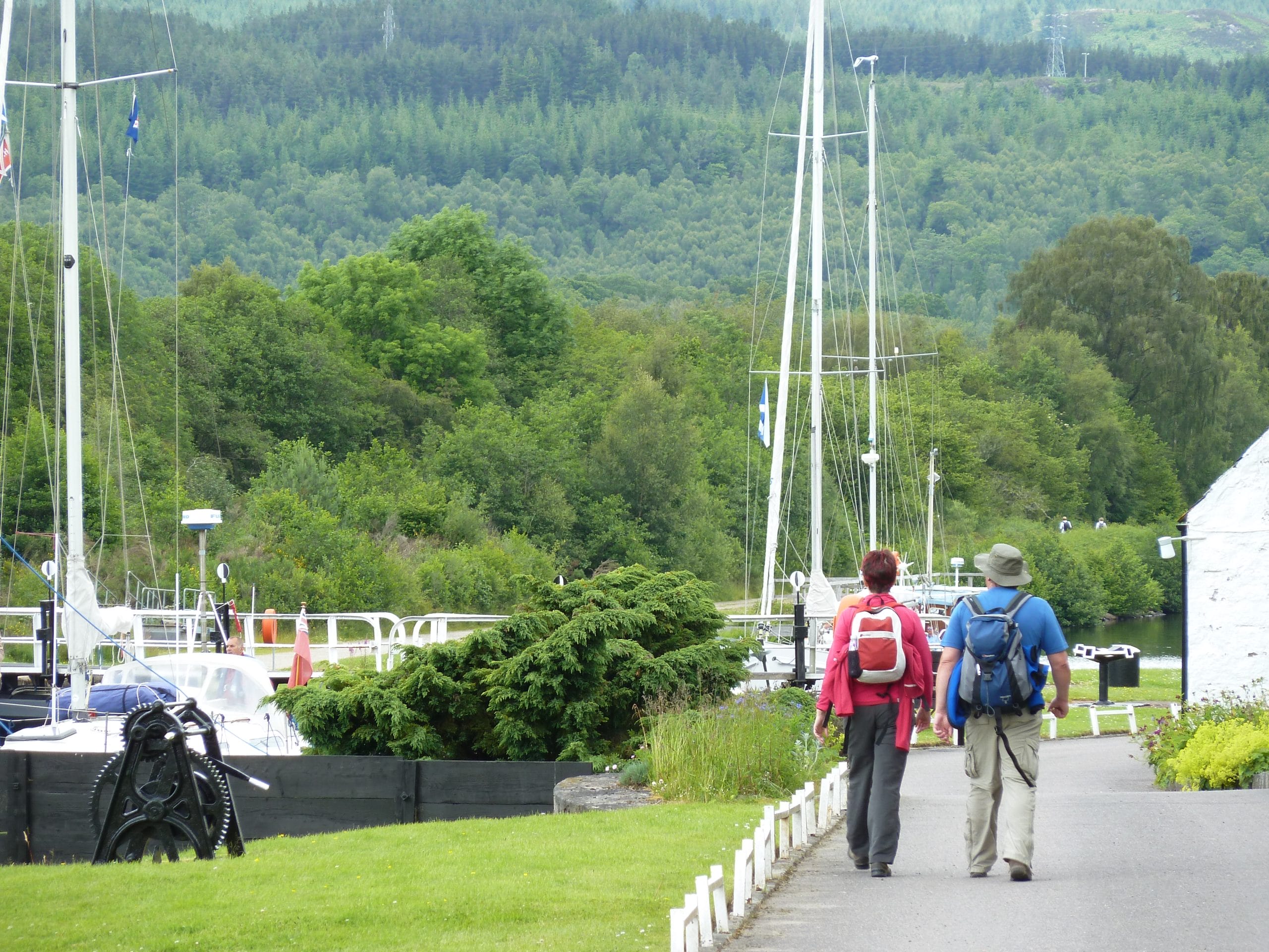 walkers next to caledonian canal8 1