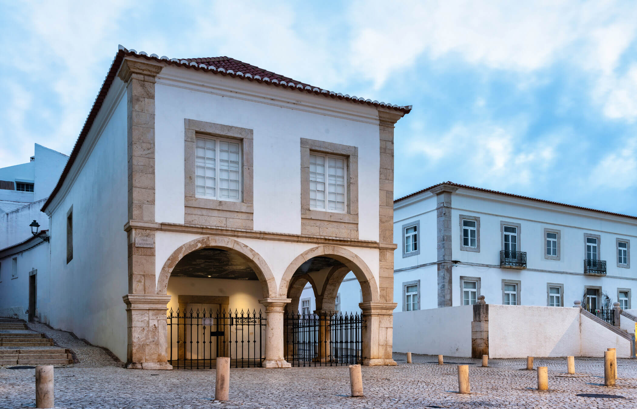View of the facade of Mercado dos Escravos (Mercado dos Escravos)