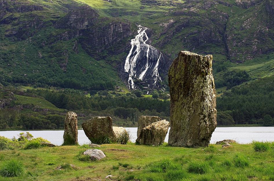 The Uragh stone circle with the Inchaquin waterfall